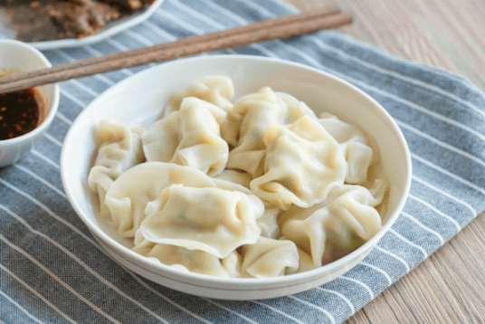 速冻饺子煮之前需要解冻吗,煮速冻饺子前需要化冻吗